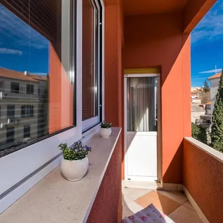 App Sea View In Old Town With Balcony Σπλιτ